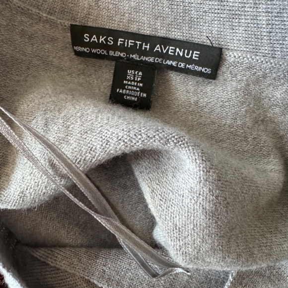 Saks  Fifth Avenue sweater - Picture 4 of 12